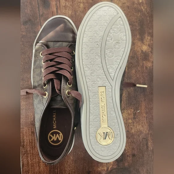 MICHAEL by Michael Kors City Sneakers Brown. Size 7.5 New whit out box. - Picture 10 of 11